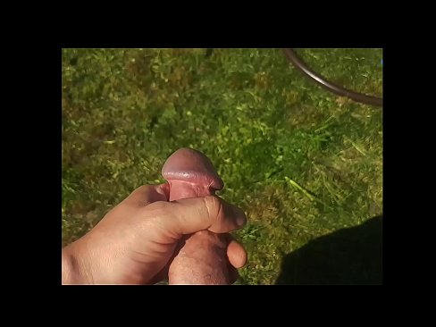 ❤️ Una guapa calenta es folla el seu cony rosa i es corre amb un esquitxat en un jardí d'estiu ❤ Porno a nosaltres ca.eviewporn.ru ﹏